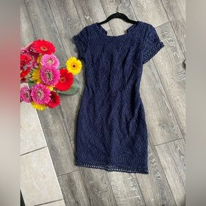 LAUNDRY by Shelli Segal. 6Petite embroidered navy blue cocktail dress. Worn once